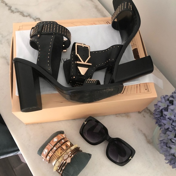 IVY KIRHZNER Women’s VOLT Shoes Black w/ROSE GOLD studs Gladiator Sandals SIZE 8 - Picture 2 of 16